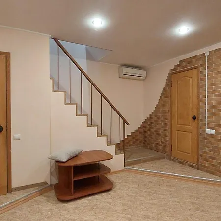 10 минут от пляжа отрада Apartman Odessza