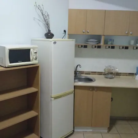 10 минут от пляжа отрада Apartment